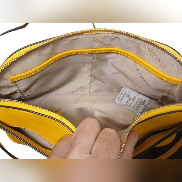 Calvin Klein - NWOT, Yellow Crossbody Bag, Adjustable Strap, Zippered Closure, - Picture 7 of 12